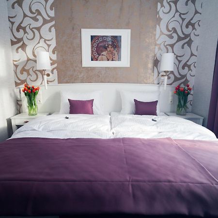 Hotel Pod Ratuszem Wieluń Habitación foto