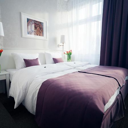 Hotel Pod Ratuszem Wieluń Habitación foto