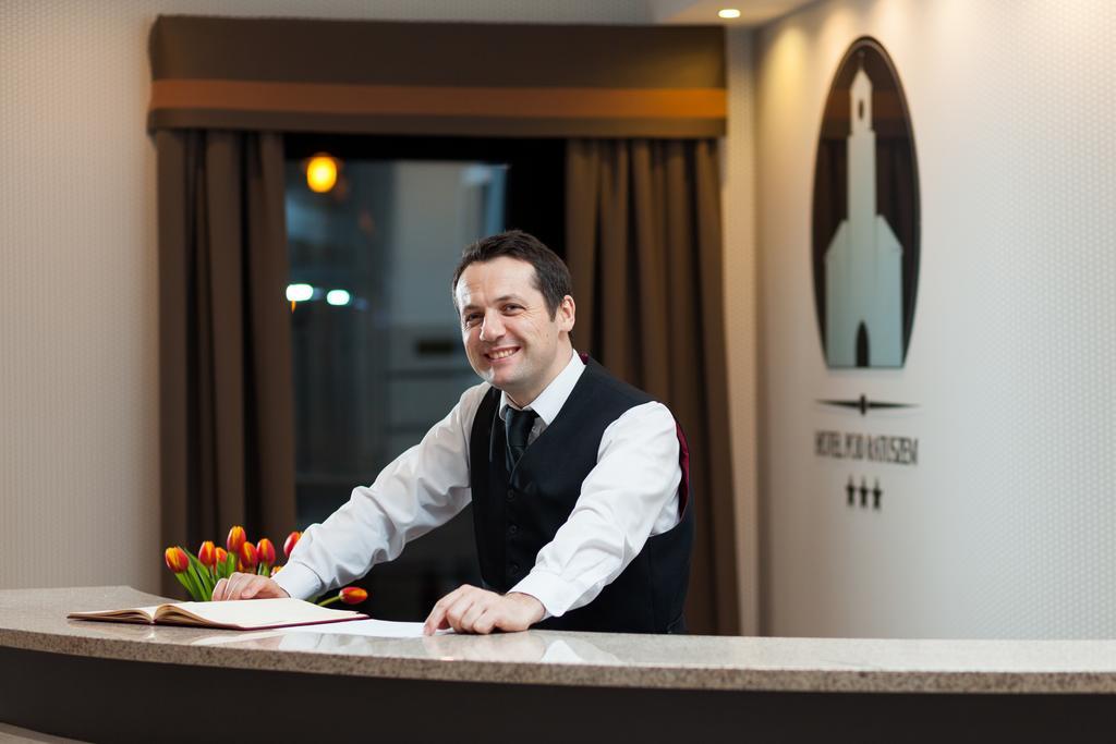 Hotel Pod Ratuszem Wieluń Exterior foto