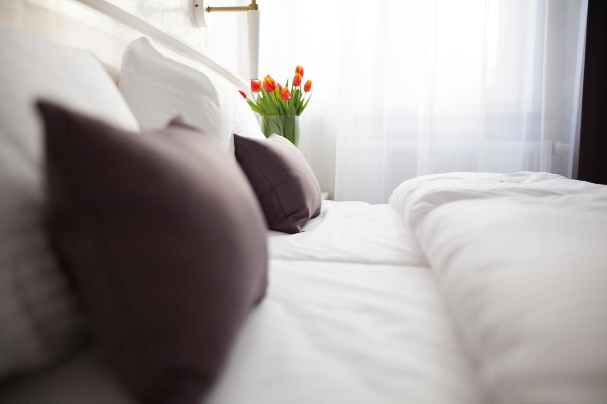 Hotel Pod Ratuszem Wieluń Habitación foto