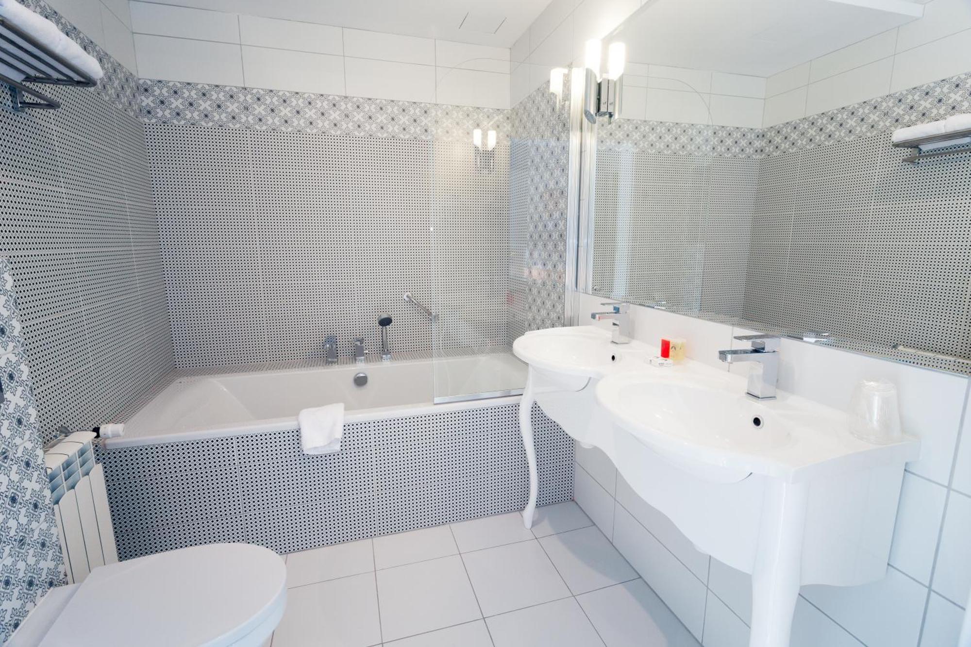 Hotel Pod Ratuszem Wieluń Habitación foto
