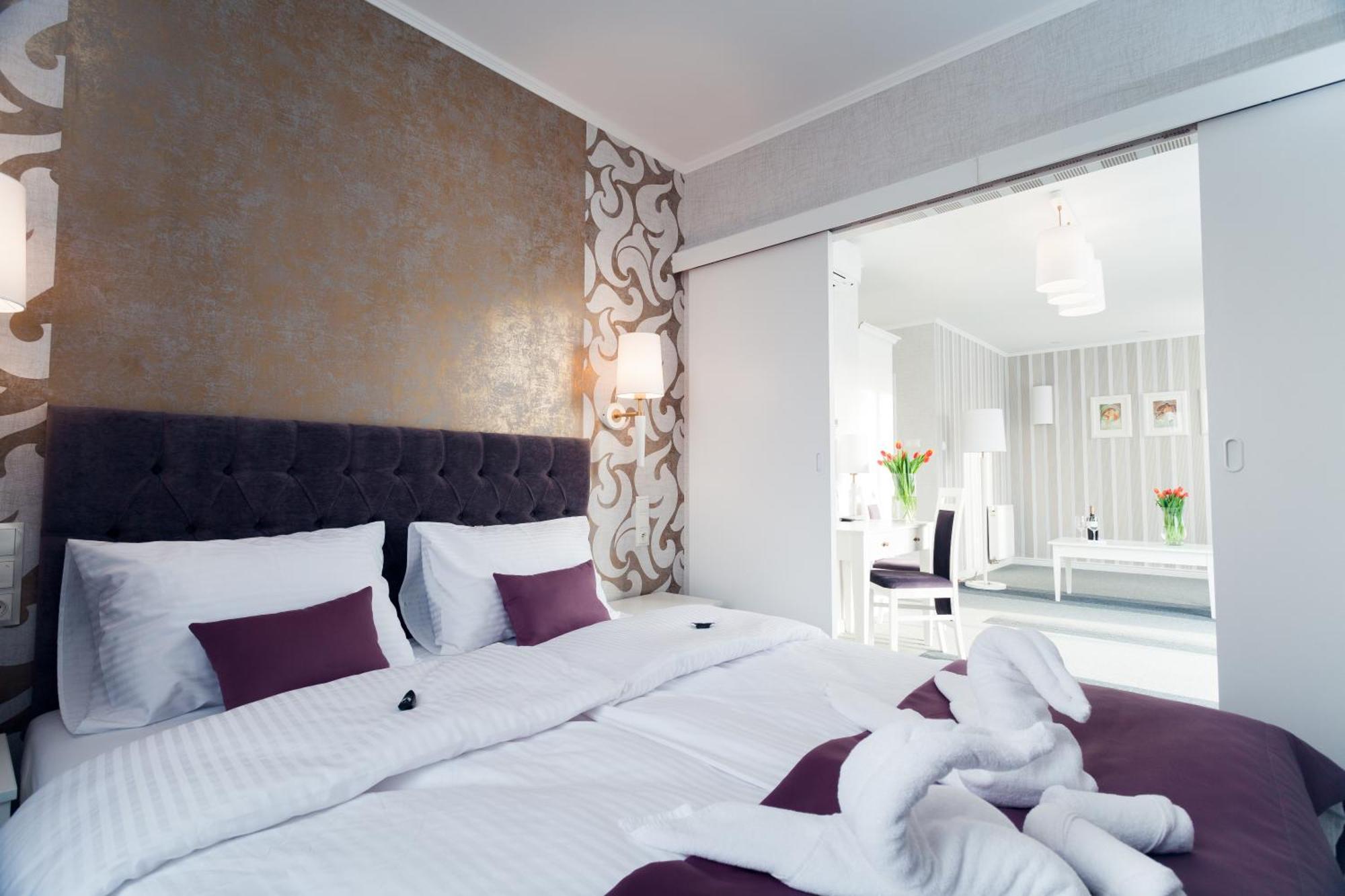 Hotel Pod Ratuszem Wieluń Habitación foto