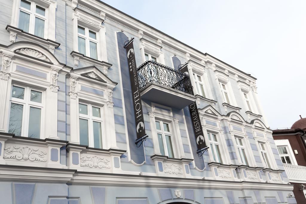 Hotel Pod Ratuszem Wieluń Exterior foto