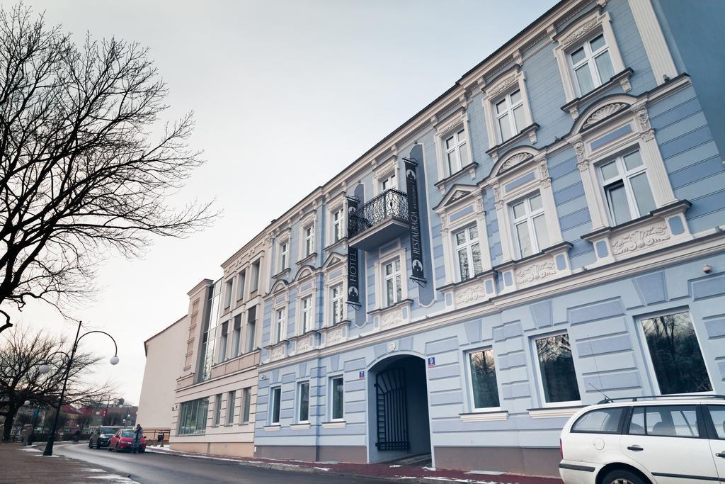Hotel Pod Ratuszem Wieluń Exterior foto