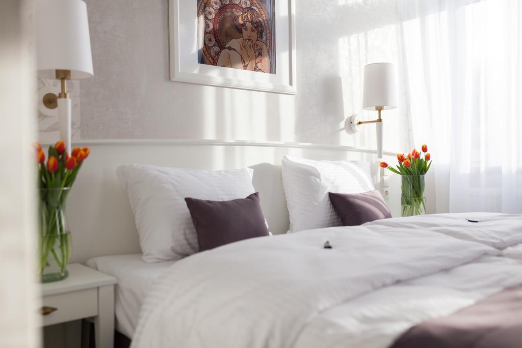 Hotel Pod Ratuszem Wieluń Habitación foto